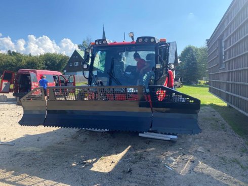 PistenBully 100 EU5